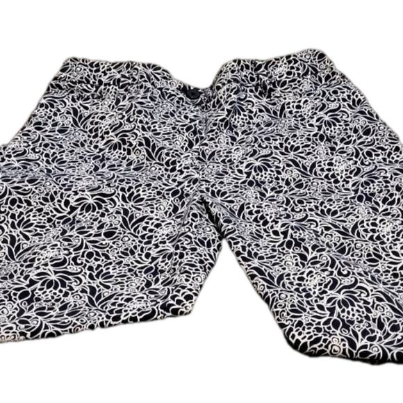 Talbots size 8 ankle stretch pants in a blue and white floral Print - Picture 3 of 10